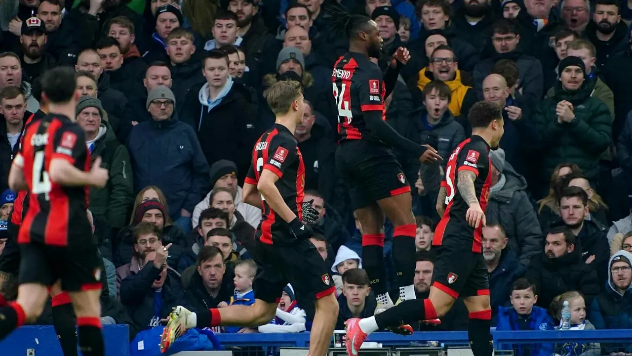 Bournemouth, ofertă pentru fotbalistul Stelei. „A picat pentru că au retrogradat în liga a treia, pentru probleme financiare”