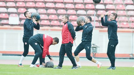 SUPER FOTO Ajax e modelul lui Dorinel!**  "Câinii" se pregătesc după metode inventate în laboratorul olandezilor
