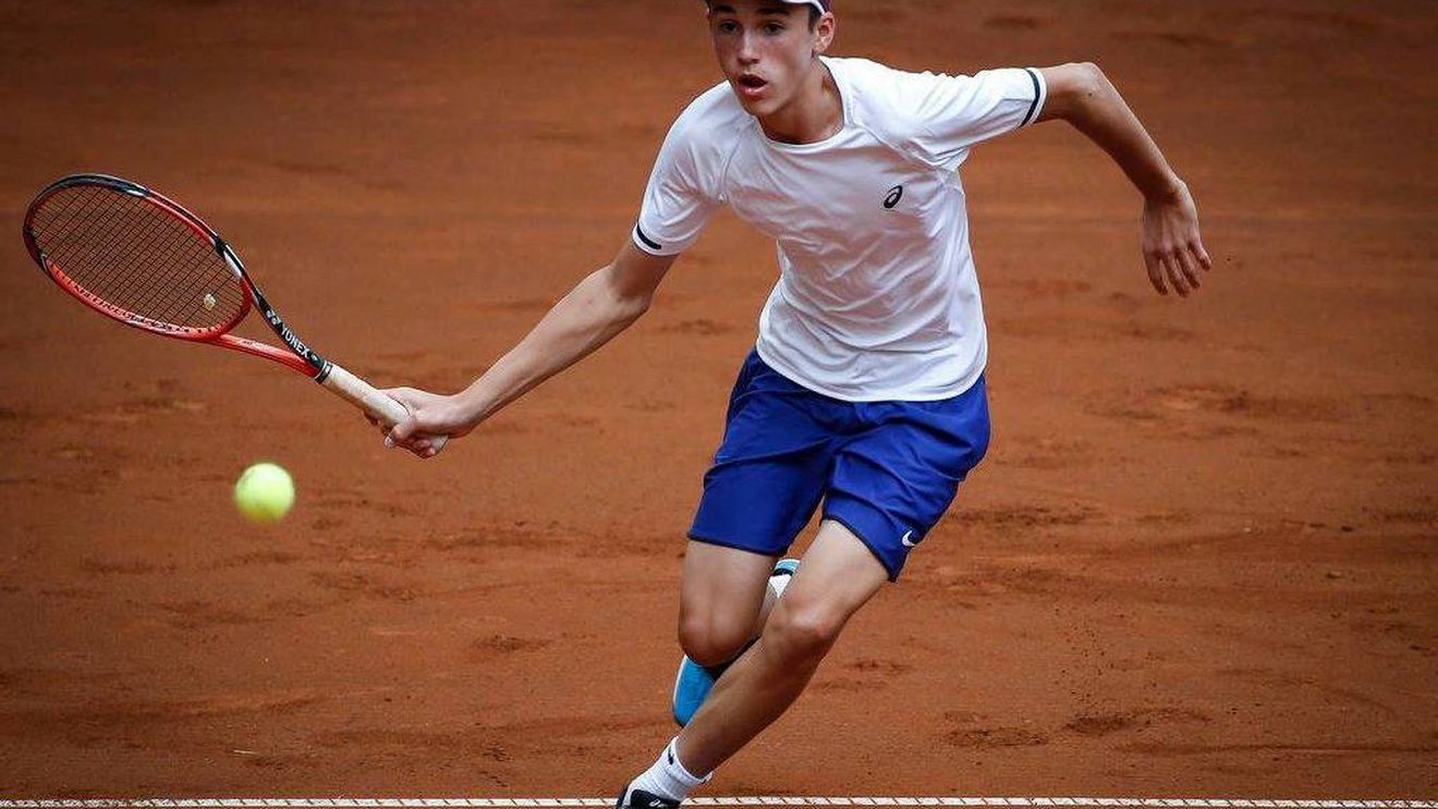Talentatul domn Ionel. Nicholas Ionel, neînvins de zece meciuri la seniori, la doar 16 ani. A făcut dubla Brașov - Târgu Mureș, în circuitul ITF: de la IMG Academy la Mouratoglou Academy povestea lui se țese