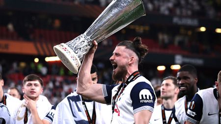 Tottenham a luat decizia! Ce se întâmplă cu Radu Drăgușin, înainte de Supercupa UEFA