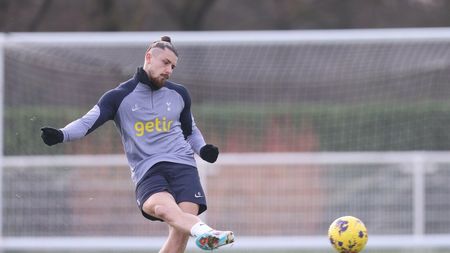 Crește presiunea pe Ange Postecoglou din cauza transferului lui Radu Drăgușin, care a costat 30 de milioane de euro! Întrebarea pe care managerul lui Tottenham nu a putut să o mai evite