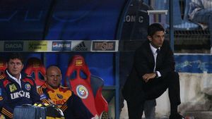 Lucescu Jr: "Mutu nu e jucătorul meu, e al altui club!" **Vezi ce spune Răzvan despre retragerea lui Chivu