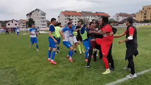 Au fost anunțate sancțiunile după bătaia generală de la finalul meciului de baraj pentru promovarea în Liga 2. Oficialii și jucătorii penalizați