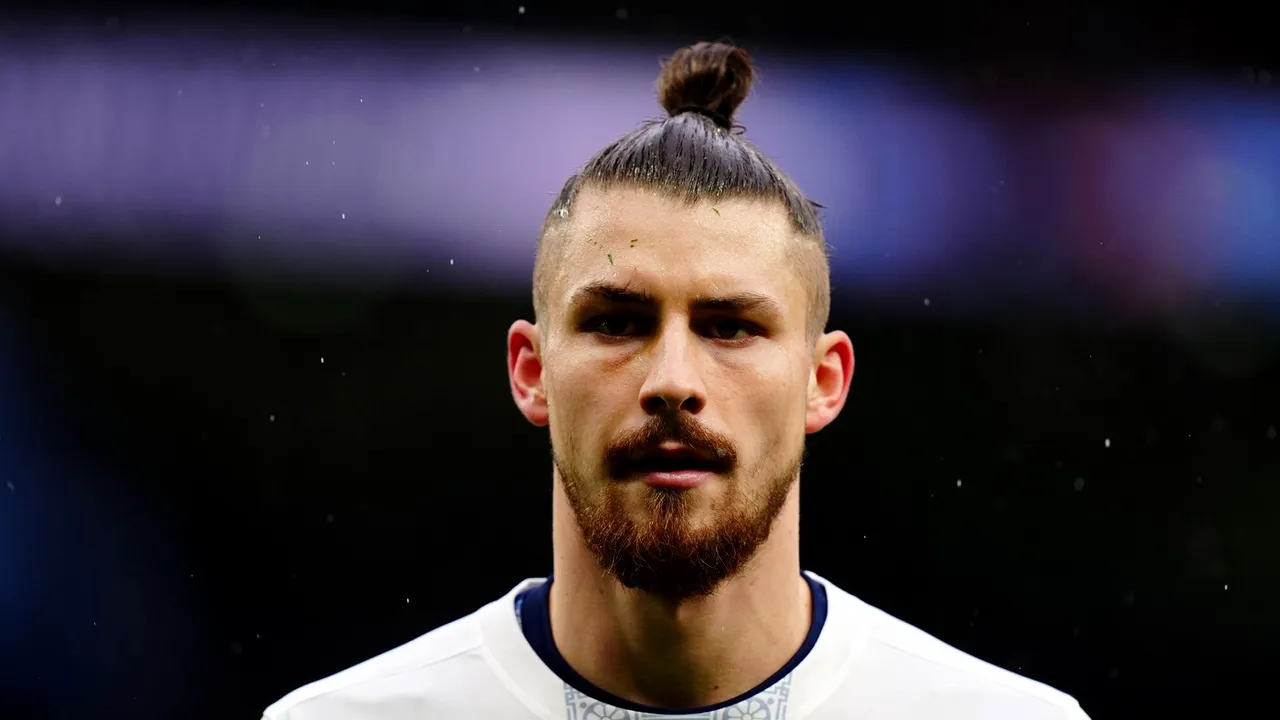 Ce veste pentru Radu Drăguşin. Nume surpriză la Tottenham