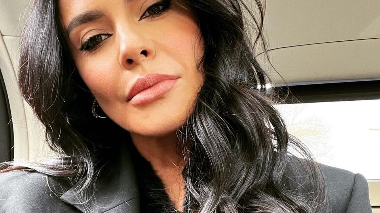 Soția lui Cristi Chivu, o adevărată divă pe Instagram! Cât de bine arată Adelina Chivu la 41 de ani | GALERIE FOTO