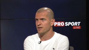 Alex Bourceanu, declarație surprinzătoare! Fostul căpitan de la FCSB, convins că rivala Dinamo trebuia să-l păstreze pe Ovidiu Burcă: „Echipa arăta bine!”. VIDEO