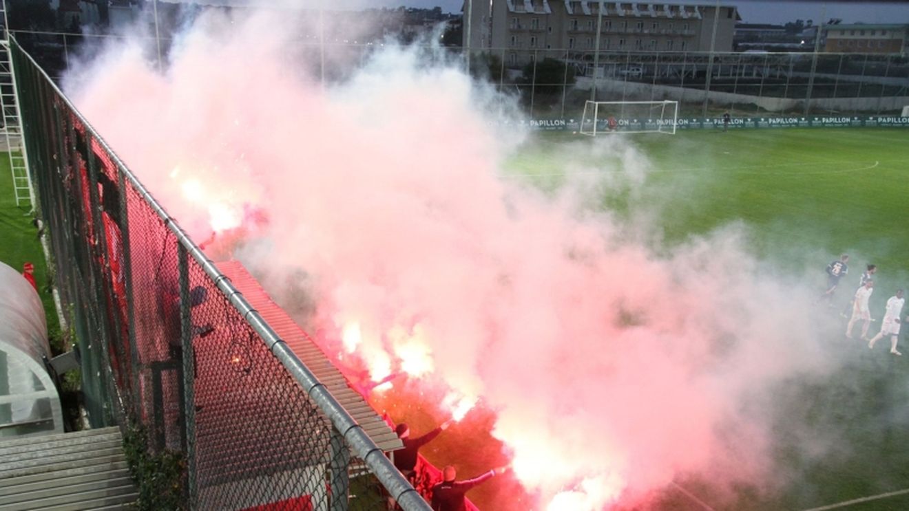 Craiova a câștigat primul amical din Antalya, 2-1 cu Hallescher. Meciul a fost întrerupt de fanii germani 