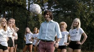 S-a vândut agenda secretă a legendarului George Best cu numele și numerele de telefon ale amantelor sale. Suma obținută la licitație