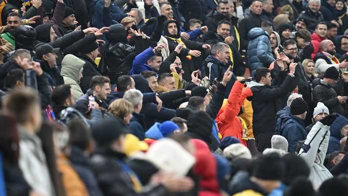 Adi Popa a dezvăluit ce au strigat, de fapt, suporterii „tricolorilor” la România - Kosovo: „Am avut prieteni la meci, chiar în zona de galerie”. EXCLUSIV
