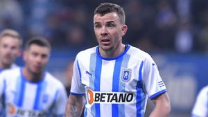 Cum l-a convins Mihai Rotaru pe Dan Nistor să plece de la Universitatea Craiova! I-a dat o sumă uriașă fostului căpitan pentru a-l face „pachet” în transferul bombă al ultimelor ore de mercato | EXCLUSIV