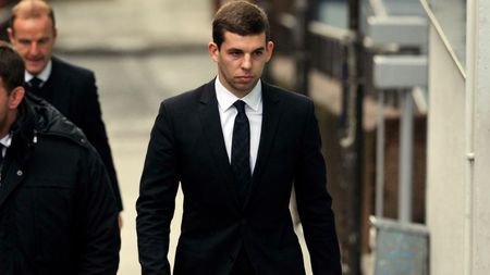 Și-a bătut iubita, acum a aflat pedeapsa. Urmează un an greu pentru fotbalistul lui Liverpool