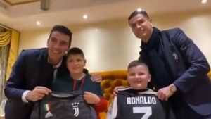 Gest emoționant! Cristiano Ronaldo și Gianluigi Buffon s-au întâlnit cu doi copii care au scăpat ca prin urechile acului de la moarte în timpul cutremurului din Albania | FOTO