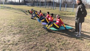 "Exilații" de la Petrolul au fost trimiși să se antreneze pe maidan. FOTO&VIDEO | EXCLUSIV