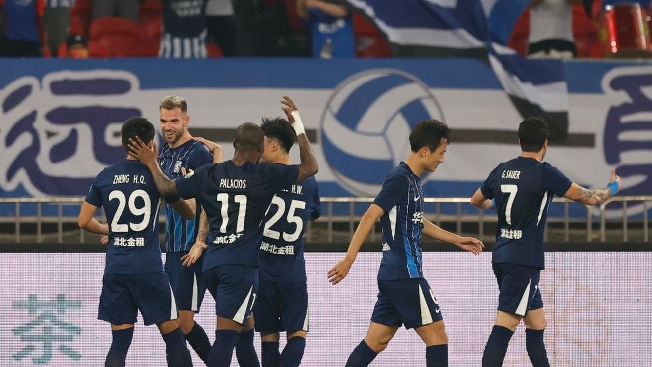 Fotbalistul cu peste zece goluri pe sezon se poate întoarce în Superliga României, liber de contract!