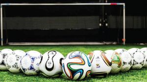 Afacerea mingilor oficiale ale Mondialelor de fotbal, de la Telstar 1970 până la Brazuca 2014