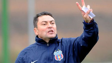 Un eșec cu Rapid l-ar îndepărta și mai rapid!** Ilie simte deja malaxorul care a tocat 12 antrenori în ultimii 5 ani