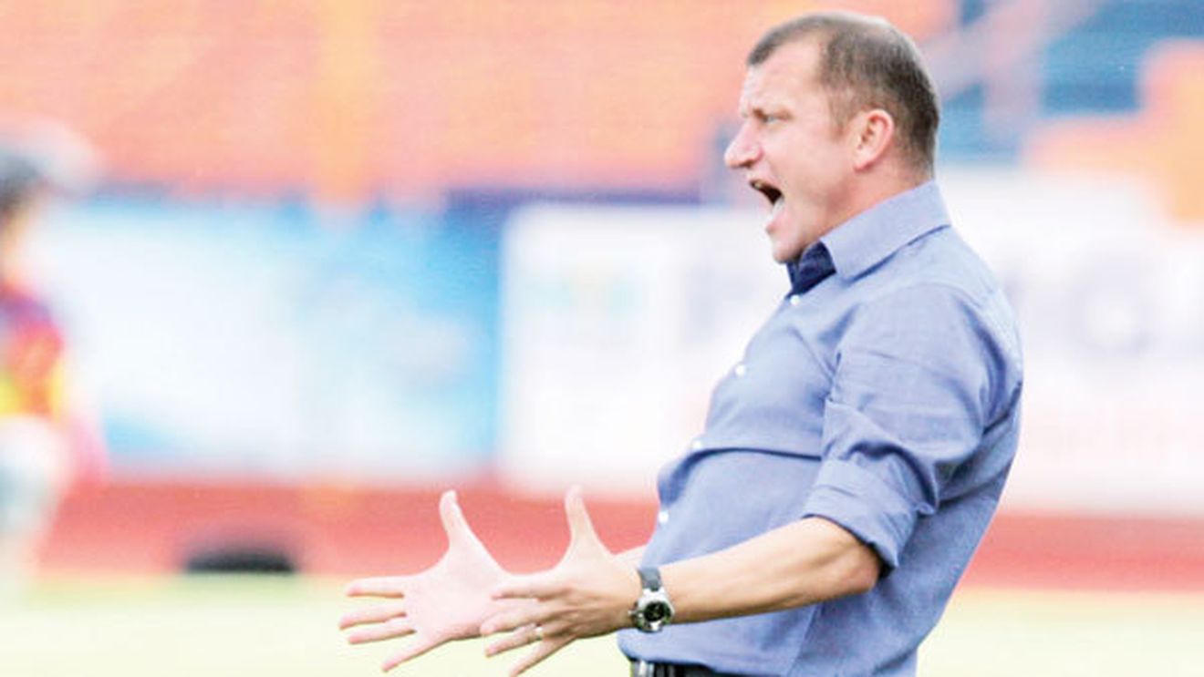 Depunctați!** Oțelul este victima războiului dintre șefi, iar fosta campioană este amenințată cu distrugerea