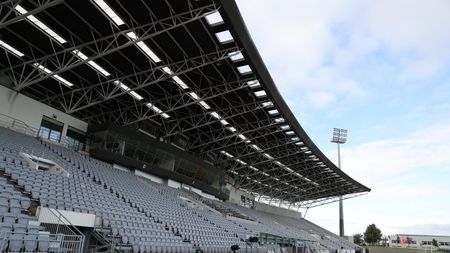 Atenție, tricolori! Cum arată un antrenament, iarna, în Islanda și ce i-ar putea aștepta pe jucătorii lui Rădoi | VIDEO