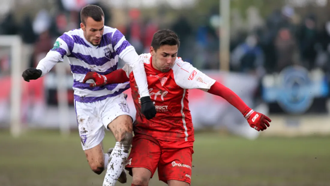 Etapa a 35-a a Ligii 2 se desfășoară pe durata a trei zile.** Derby-ul ASU Poli - UTA se joacă duminică, de la ora 19:00. Digi a vrut să mute meciul de la ora 13:00