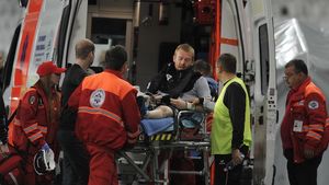 FOTO | Veselovsky s-a accidentat grav în meciul cu Astra. Portarul a suferit o comoție cerebrală și a fost luat cu ambulanța de la stadion