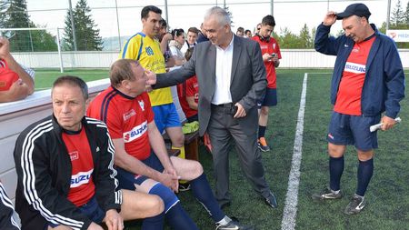 Cum era rupt vestiarul Stelei din 1986 în două bisericuțe: „O tabără mergea la şpriț, cealaltă la profiterol”