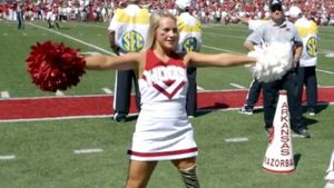 Patience Beard, selectată pentru al treilea an la rând în echipa de majorete a Universității Arkansas, deși are o proteză