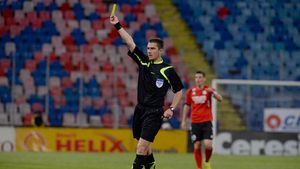 Adrian Cojocaru va arbitra meciul Rapid - Steaua din optimile Cupei Ligii