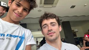Ce sportiv român a fost felicitat la Napoli de pilotul de Formula 1, Charles Leclerc! „Nu voi uita niciodată aceste clipe" | FOTO EXCLUSIV