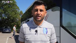 CFC Argeș a deplasat în Slovenia 25 de jucători. Nicolae Dică a anunțat alte două plecări și mai așteaptă achiziții: ”Trebuie să arătăm ca o echipă”