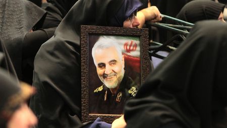 Iranul a condamnat la moarte un agent al CIA, după atacul cu dronă al americanilor care a dus la moartea generalului Soleimani: „A dezvăluit asta dușmanilor noștri!”