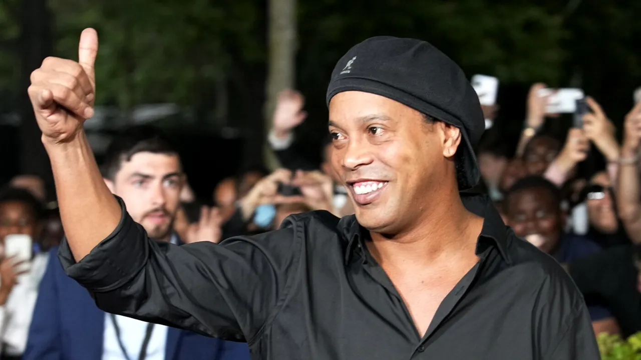 Anunțul zilei: Ronaldinho vine în România. De ce s-a apucat celebrul milionar după ce a avut probleme cu legea și cu ce scop ajunge în țara noastră