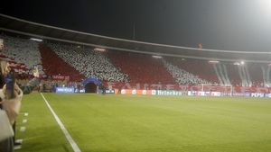 Dezvăluiri incredibile despre nebunia de la meciul anului jucat de Barcelona la Belgrad: „Oamenii au dat și 300 de euro pe bilet, românii au stat la graniță două ore și jumătate”. S-a intrat peste capacitatea „Marakanei” pentru a urmări vedete ca Lewandowski și Yamal: „Au fost mai mult de 60.000 de spectatori, s-a stat pe scări! Ceva absolut ireal!”. EXCLUSIV