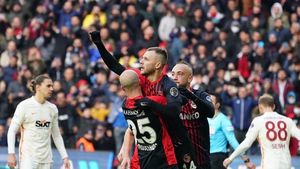 Alex Maxim, spectacol cu Galatasaray! Gol și două assist-uri superbe pentru internaționalul român, înaintea meciului României cu Grecia. Cicâldău, doar rezervă