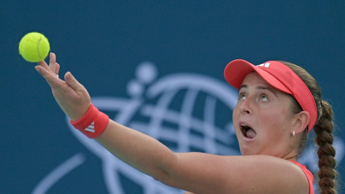 Unguroaica Timea Babos n-a mai suportat şi a făcut-o praf pe controversata Jelena Ostapenko: „Atât de falsă şi de lipsită de respect"