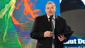 Duckadam va împărți cadouri de "Moș Nicolae" în Dâmbovița