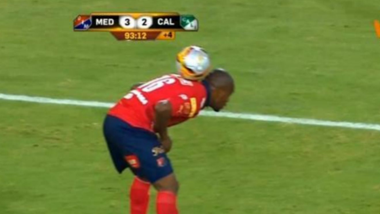 VIDEO de colecție. Cel mai bun mod de a trage de timp, când echipa ta conduce. Ce i-a trecut prin cap acestui brazilian, în minutul 90+4 