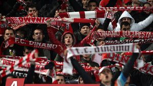 S-au pus în vânzare biletele la meciul Dinamo - Steaua, contând pentru returul semifinalelor Cupei României