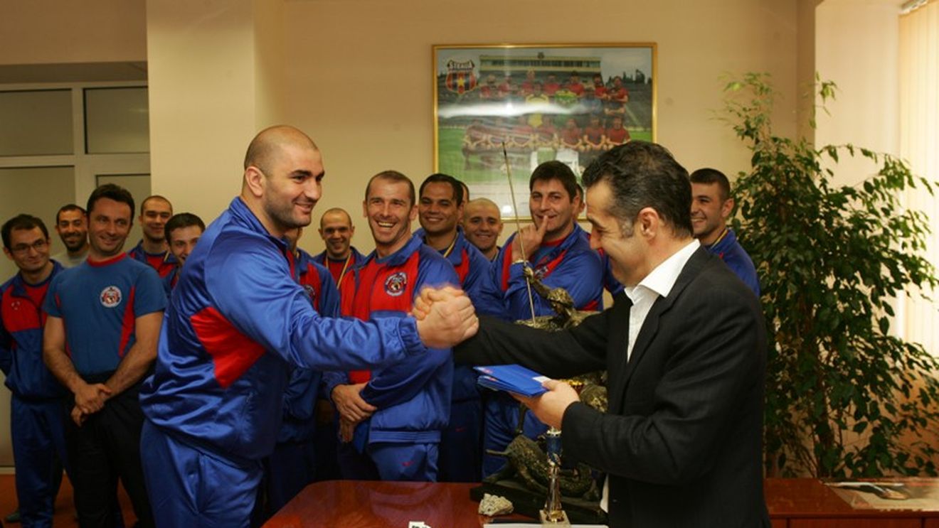 Gigi și-a trimis 'gorilele'** peste fanii contestatari de la tribuna a II-a!