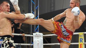 Luptătorii fac pasul spre Superkombat în orașul Nadiei Comăneci. Local Kombat pe 7 decembrie în Onești!