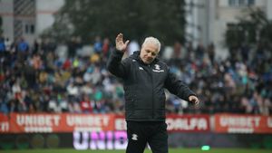 Transferul cu care Rapid București ar fi cu adevărat o forță de speriat în Superliga e mai aproape. Anunțul impresarului jucătorului din naționala României: „Poate-l convinge Șumi”