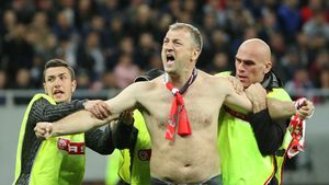 Sancțiunile dictate de Jandarmerie după ce șeful PCH a pătruns pe teren la FCSB - Dinamo. Clubul din "Ștefan cel Mare" poate juca fără spectatori 10 partide din cauza liderului de galerie