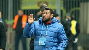 Viorel Moldovan, previziuni hazlii despre fotbalul pe timp de pandemie: „Arbitrii nu vor mai avea voie să fluiere! Să vedeți, și cu scuipatul ce greu va fi!”