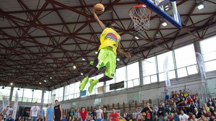 Și românii pot să sară. Show total la Sport Arena Streetball
