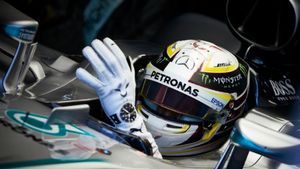 Lewis Hamilton a câștigat Marele Premiu al Braziliei. Titlul de campion mondial se decide în ultima cursă, la Abu Dhabi. Cum arată clasamentul înaintea bătăliei finale