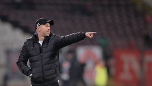 EXCLUSIV | Edi Iordănescu, replică dură pentru Rednic: "Se bagă în treburi care nu-l privesc. Îmi ține evidența banilor, o să apelez la el dacă am nevoie de consilier"

