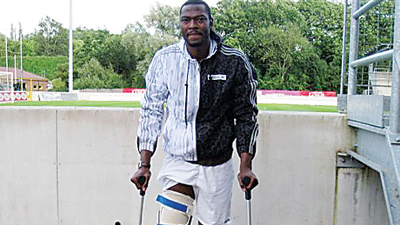 Njock a trimis poze ca să arate că e accidentat