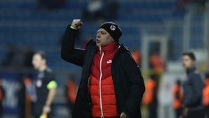 Marius Șumudică, prima reacție după ce Maxim a distrus liderul din Turcia: "Nu mă așteptam!". Cui i-a dedicat victoria după drama care a afectat echipa