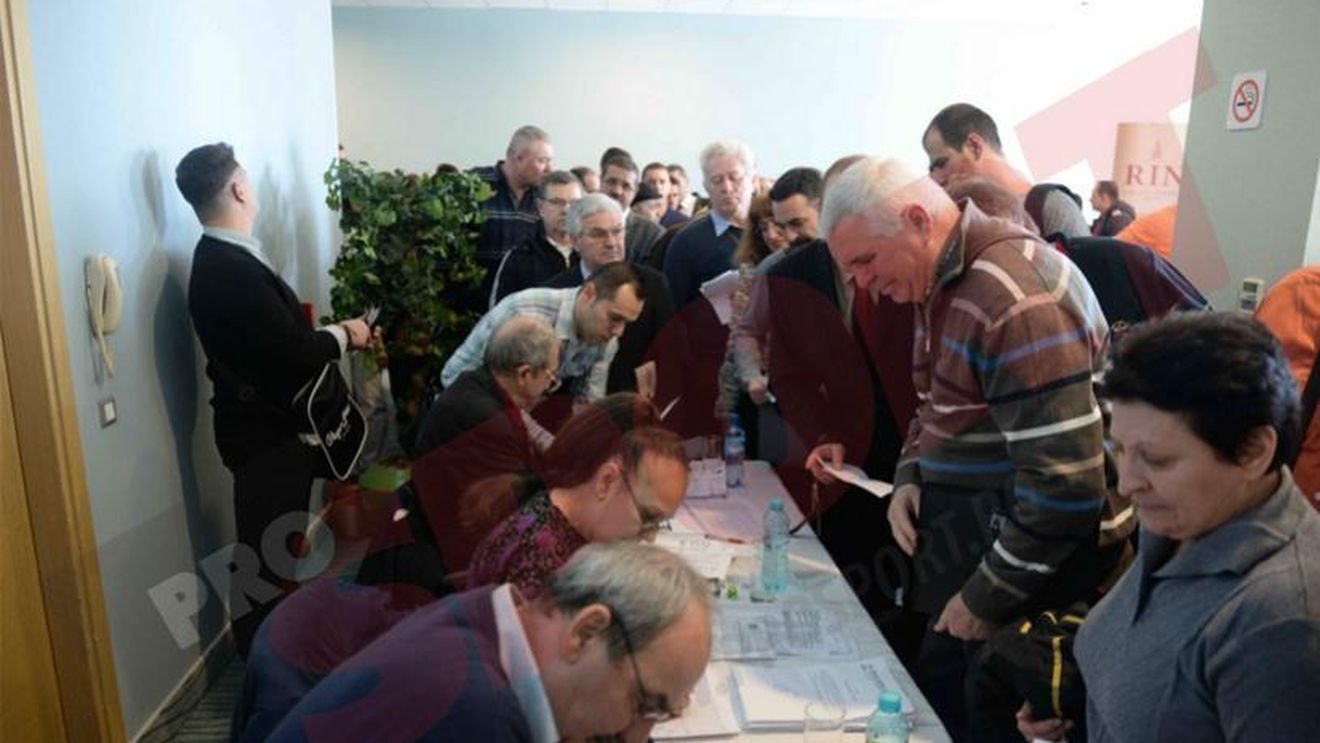 "Record" de prezență la Adunarea Generală a FRH: 10 membri delegați! Nici măcar grupările din București n-au fost interesate de ședința handbalului românesc 