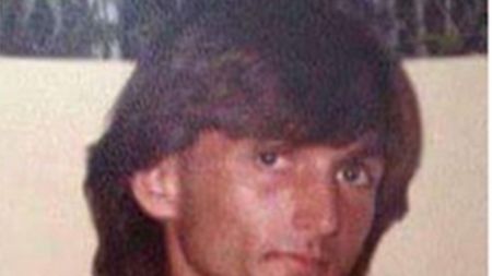 FOTO | Ce transformare! :) În imagine este un antrenor faimos. Îl recunoști?