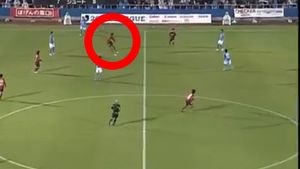 VIDEO Gol de CARTEA RECORDURILOR!** IREPETABIL: a marcat cu CAPUL, din propria jumătate!